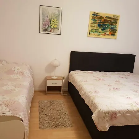 Schoene In Apartment