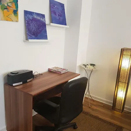 Schoene In Apartment